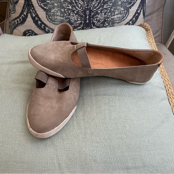 Frye Melanie Mary Jane Flats - Picture 1 of 11